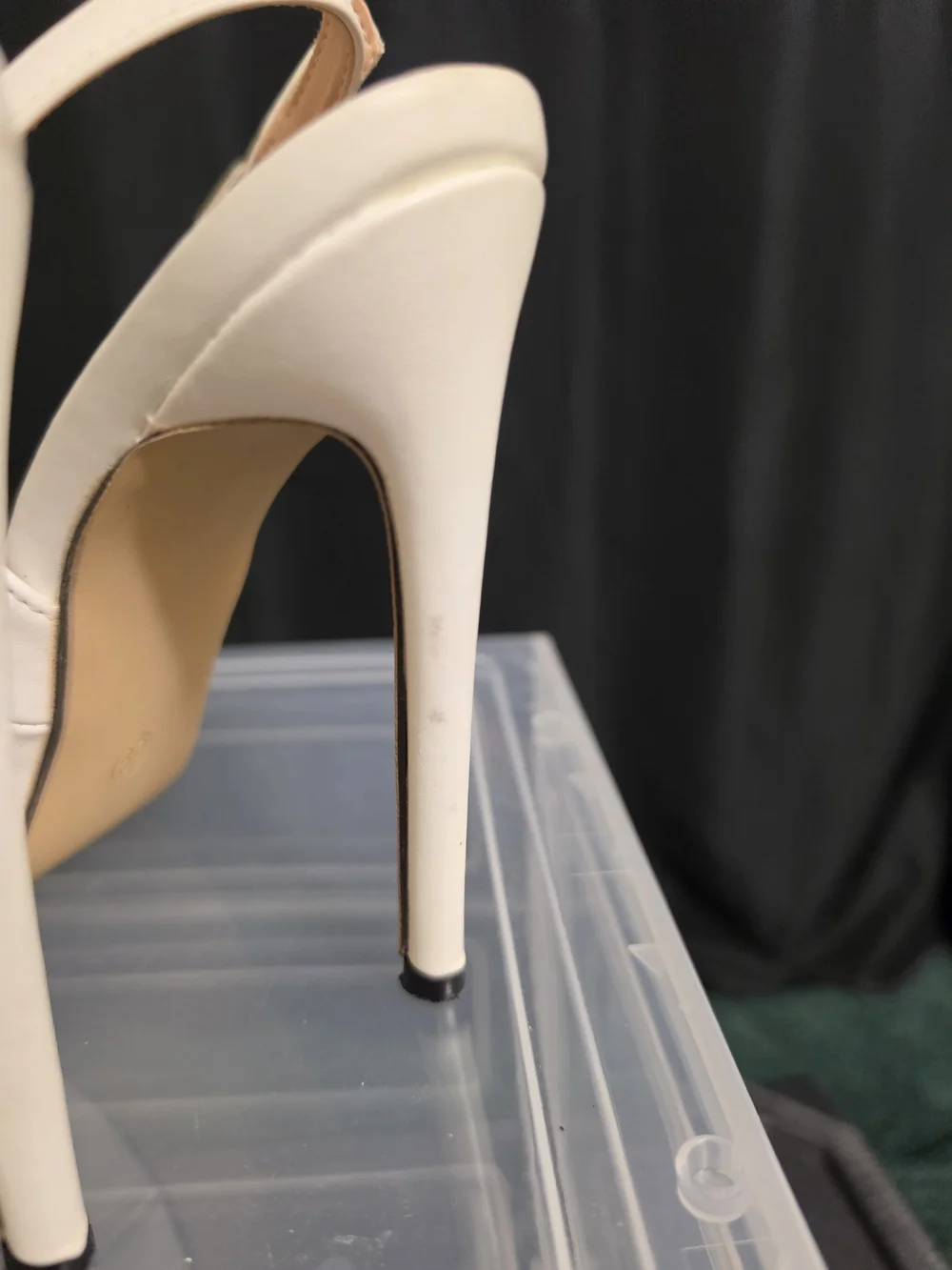 Women's White Pointed Slingback Heels